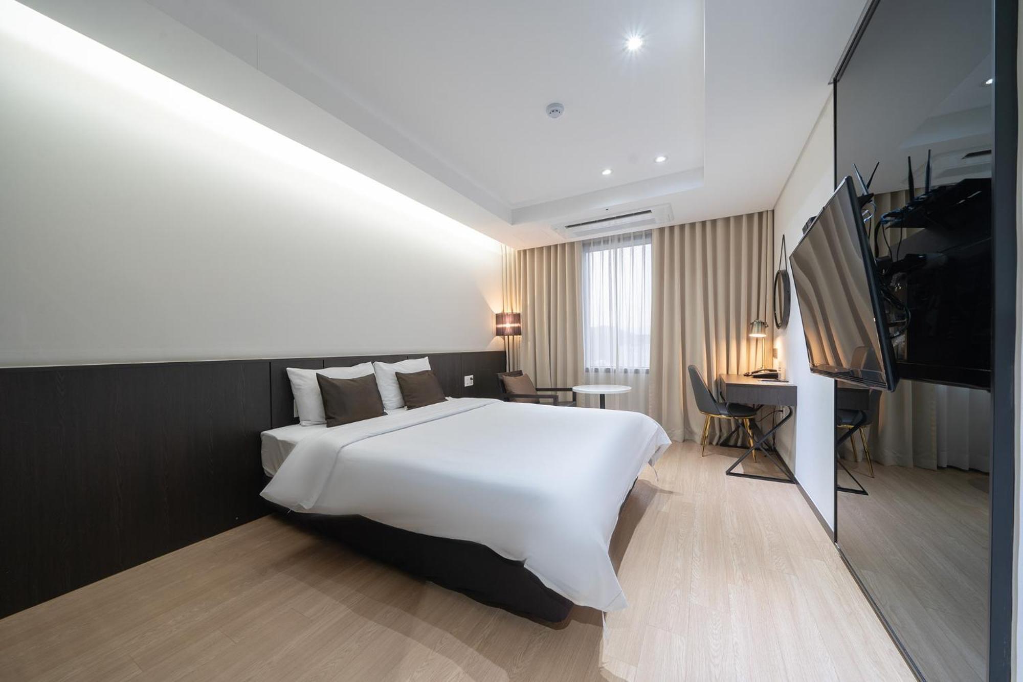Ramada By Wyndham Yongin Hotel Eksteriør billede